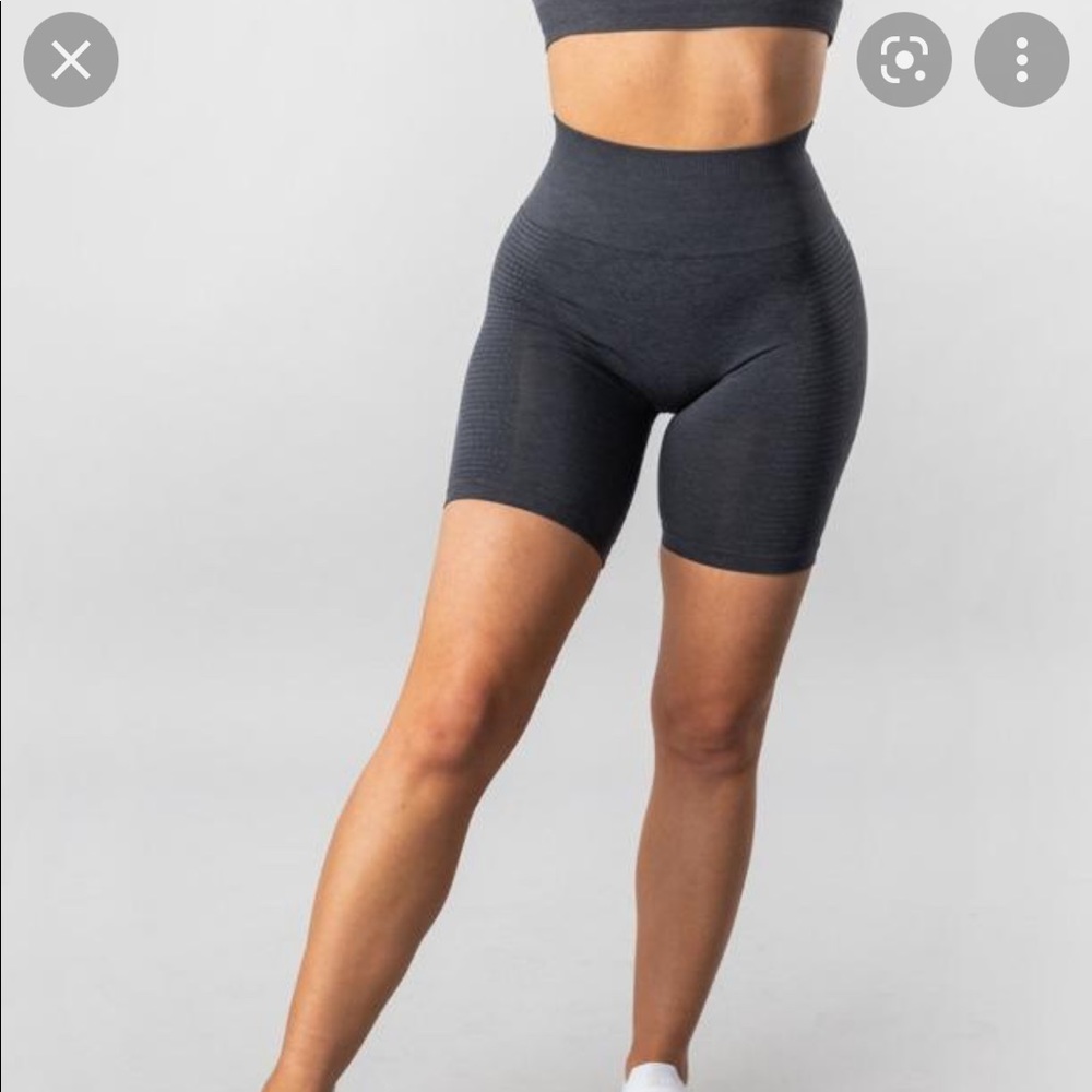 Alphalete biker short - galaxy grey